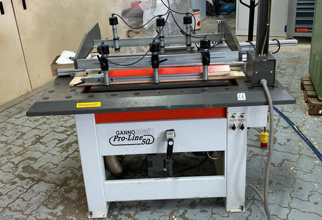 Lochreihenbohrmaschine