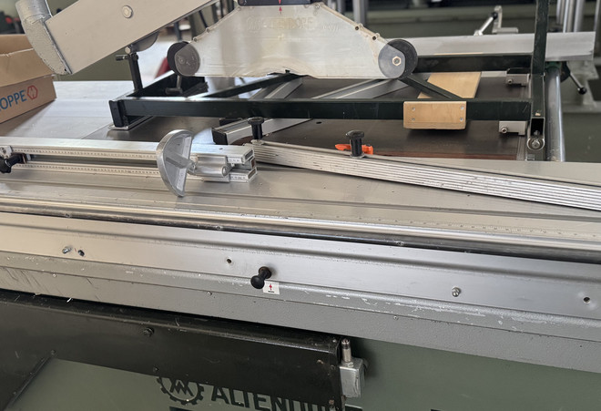 sliding table saw