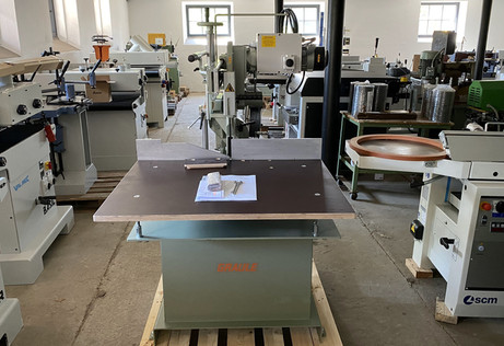 Crosscut and miter saw