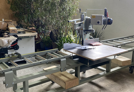 cross-cut and mitre saw