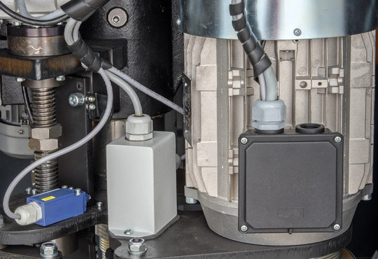 32dd17_3ba757a9447343629be10dac66e92bbemv2_c_01