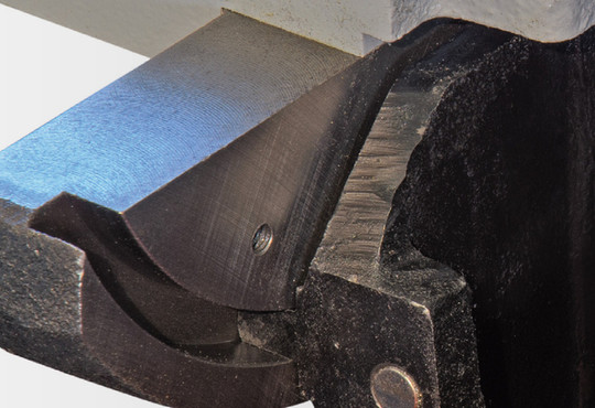 32dd17_818594bf4cfb421e871c87b3eb5e5498mv2_c_01