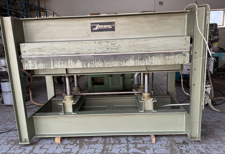 Furnierpresse