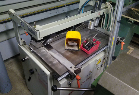 dewel and hole row drilling machine