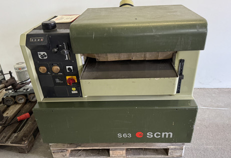 Dickenhobelmaschine