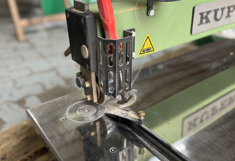 Furnierklebemaschine