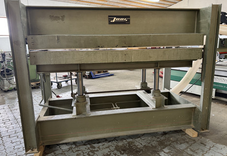 Furnierpresse